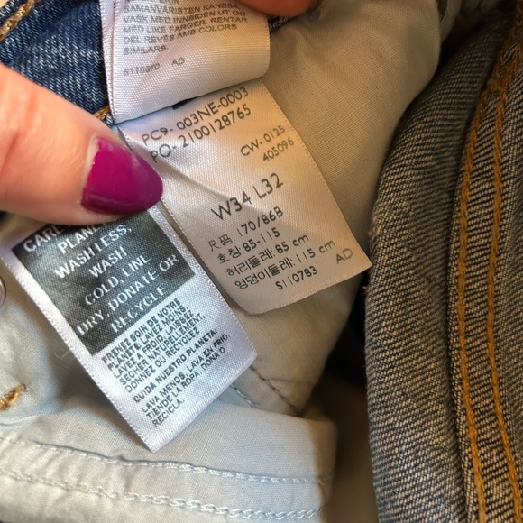 Levi’s Wedgie Slim Straight Ripped Jeans - Picture 7 of 14